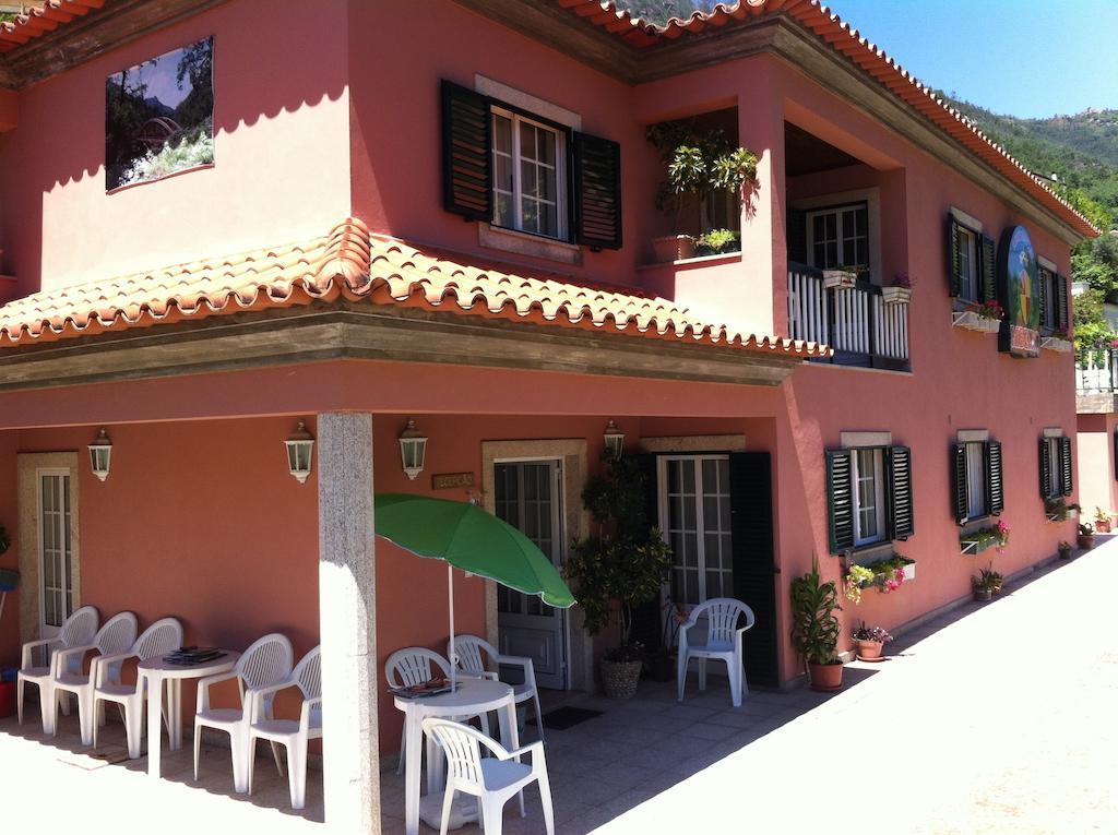 Residencial Ribeiro Hotel Geres Exterior photo